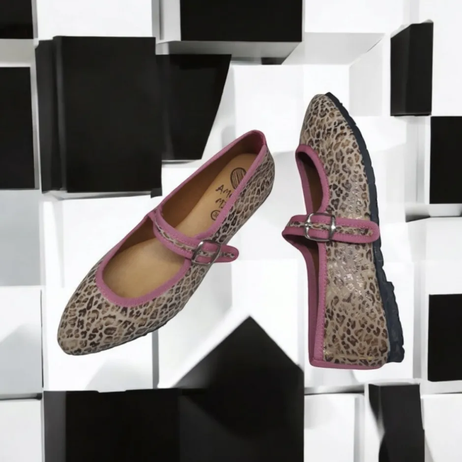 bailarinas_venecianas_tra_5-2.webp Calzaro Casual | Bailarinas | Bailarinas Venecianas Trabilla de Mujer Berta en Piel Beige Leopardo