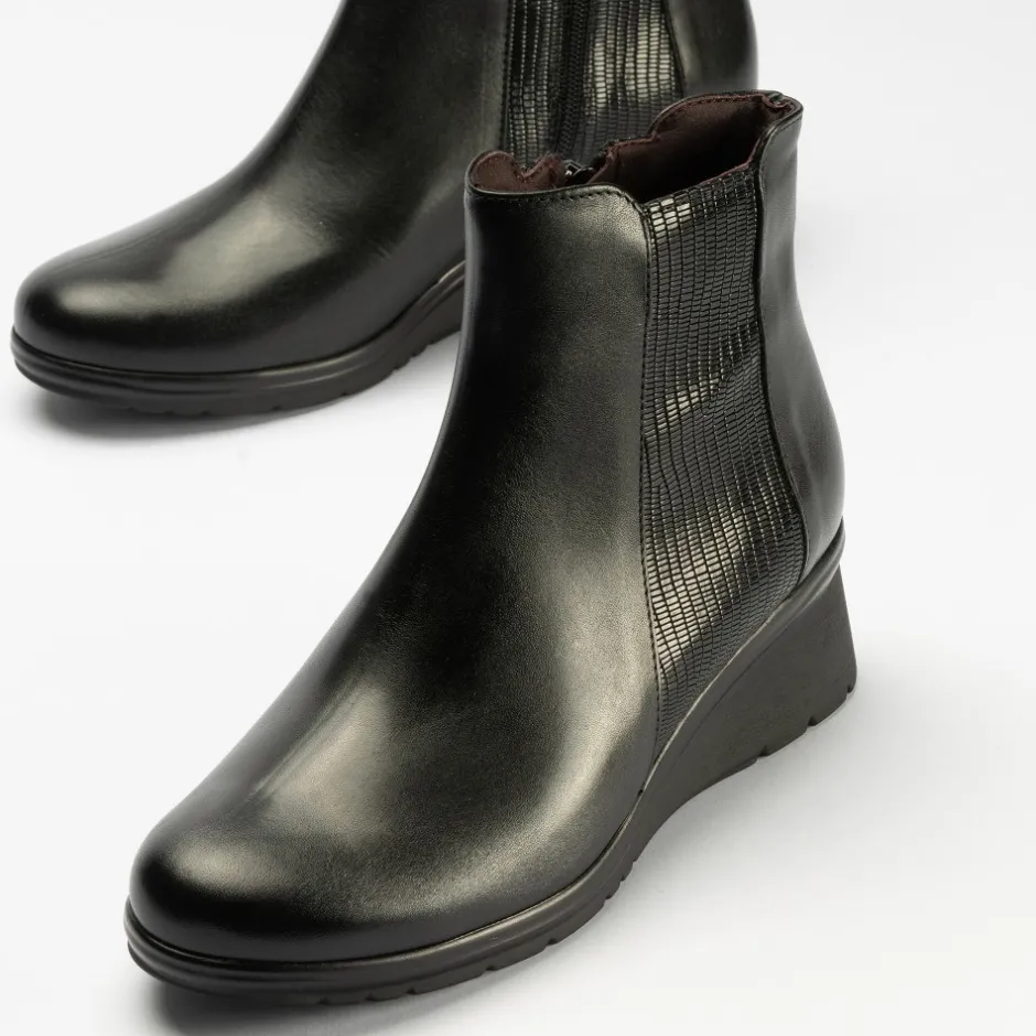 botines__cua_micro_lucido_0.webp Calzaro Confort | Botines 1626 Cuña Micro Lucido/Tejus Negro