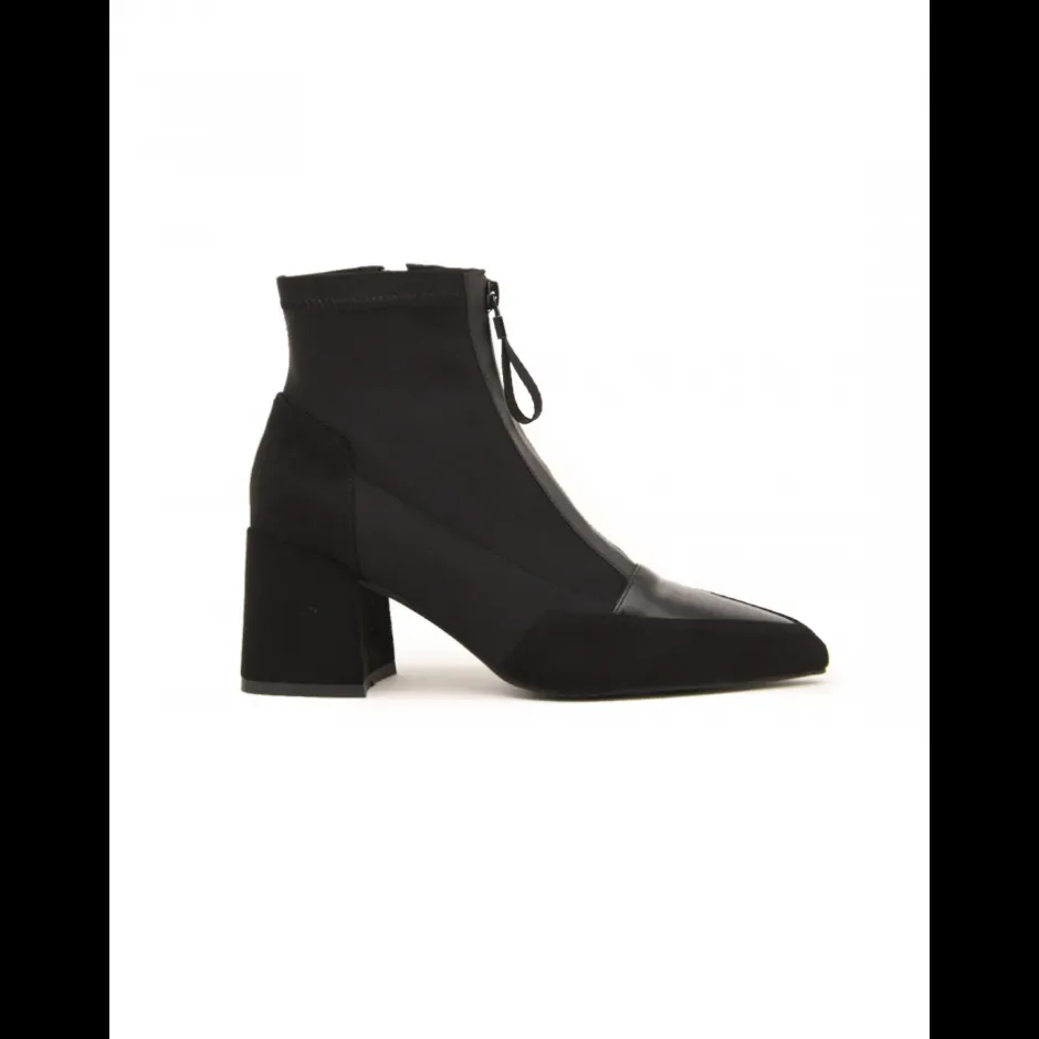 botines_en_negro_j_con_cr_0.webp Calzaro Botas Y Botines Mujer | Botines en Negro 462J006 con Cremallera Frontal.