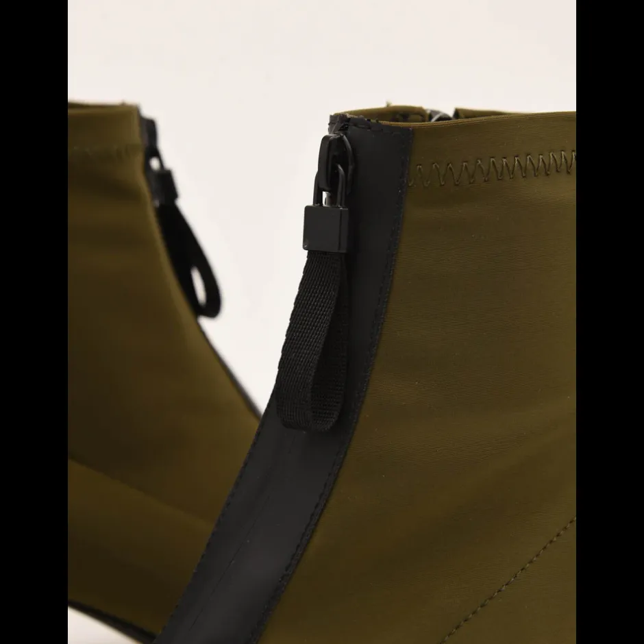 botines_en_verde_y_negro__2.webp Calzaro Botas Y Botines Mujer | Botines en Verde y Negro 462J006 con Cremallera Frontal.