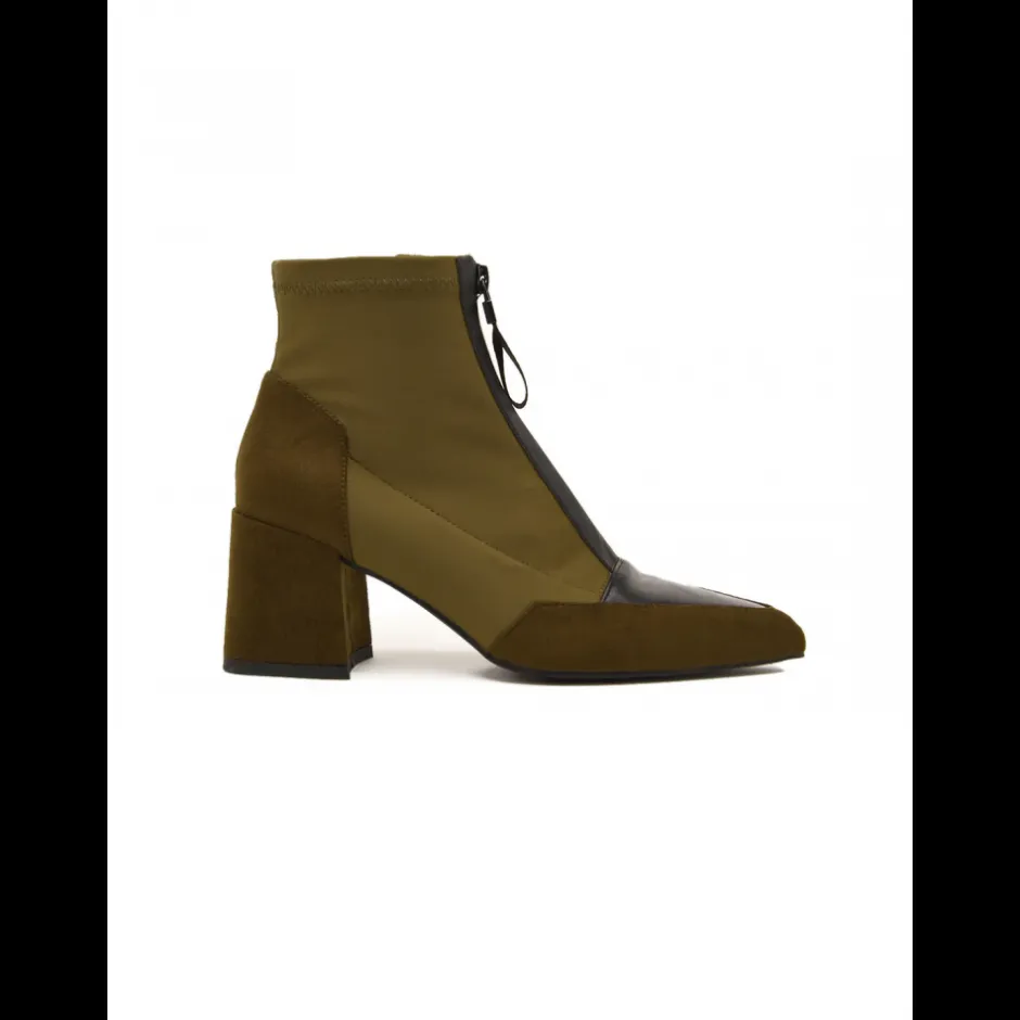 botines_en_verde_y_negro__4.webp Calzaro Botas Y Botines Mujer | Botines en Verde y Negro 462J006 con Cremallera Frontal.
