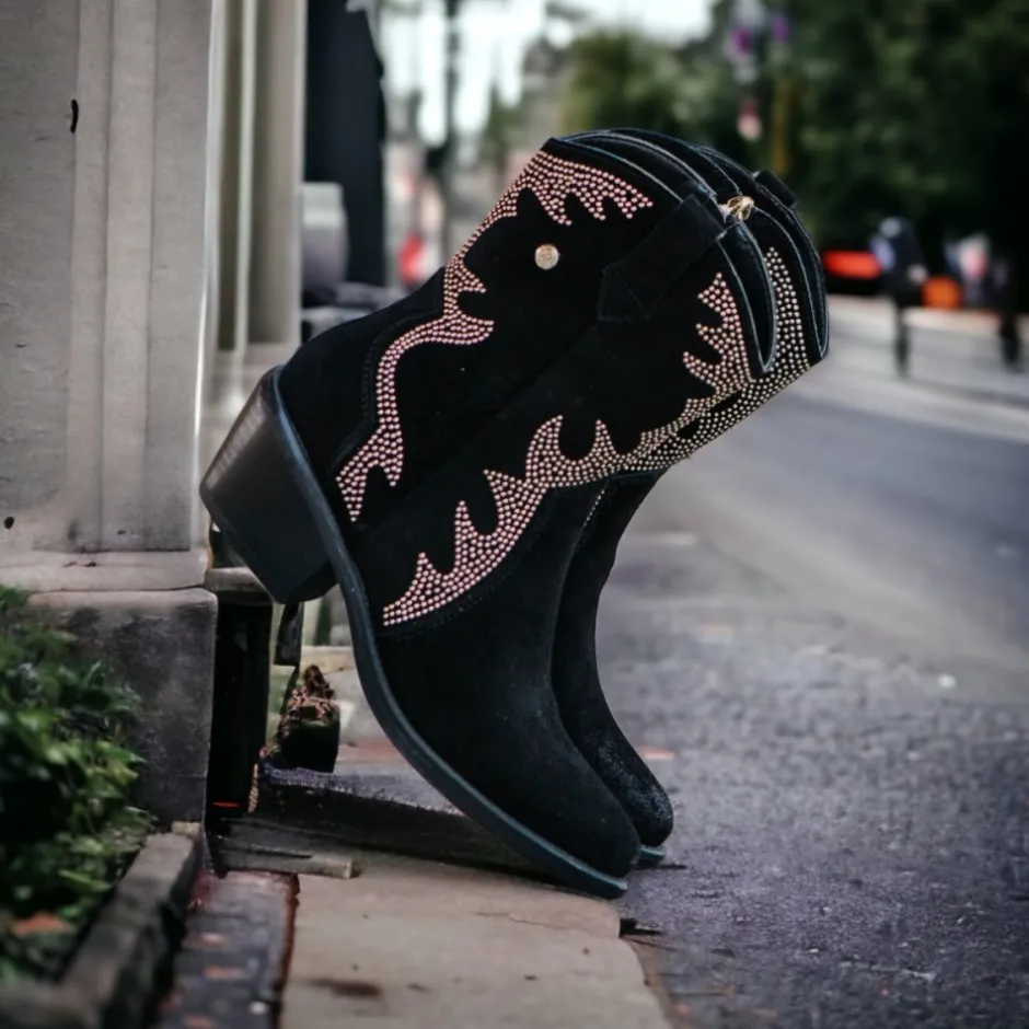 botn__serraje_negro_stras_0.webp Calzaro Botas Cowboy | Botín 23873 Serraje Negro Strass
