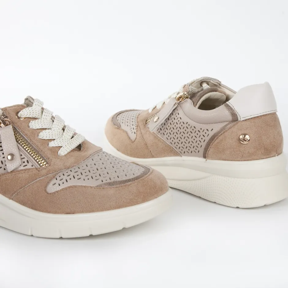 deportivo_cua_cordones_y__3.webp Calzaro Deportivas | Deportivo Cuña Cordones y Crem. Lateral Perforado 23388 Taupe