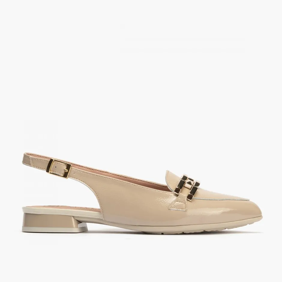 mocasines_de_mujer__desta_0-4.webp Calzaro Zapatos De Tac贸n | Bailarinas | Mocasines de Mujer 5784 Destalonados en Piel Charol con Adorno Cadena Metálica Beige Piedra.