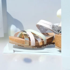 Calzaro Sandalias Bios | Sandalia Cuña 5338 Platino Gris Plata Manzana Tiras Cruzadas.