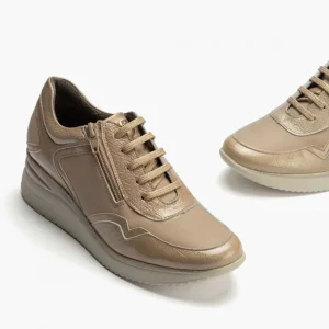 Calzaro Deportivas | Confort | Zapato Deportivo Charol con Cremallera para Mujer 10210 Color Piedra.