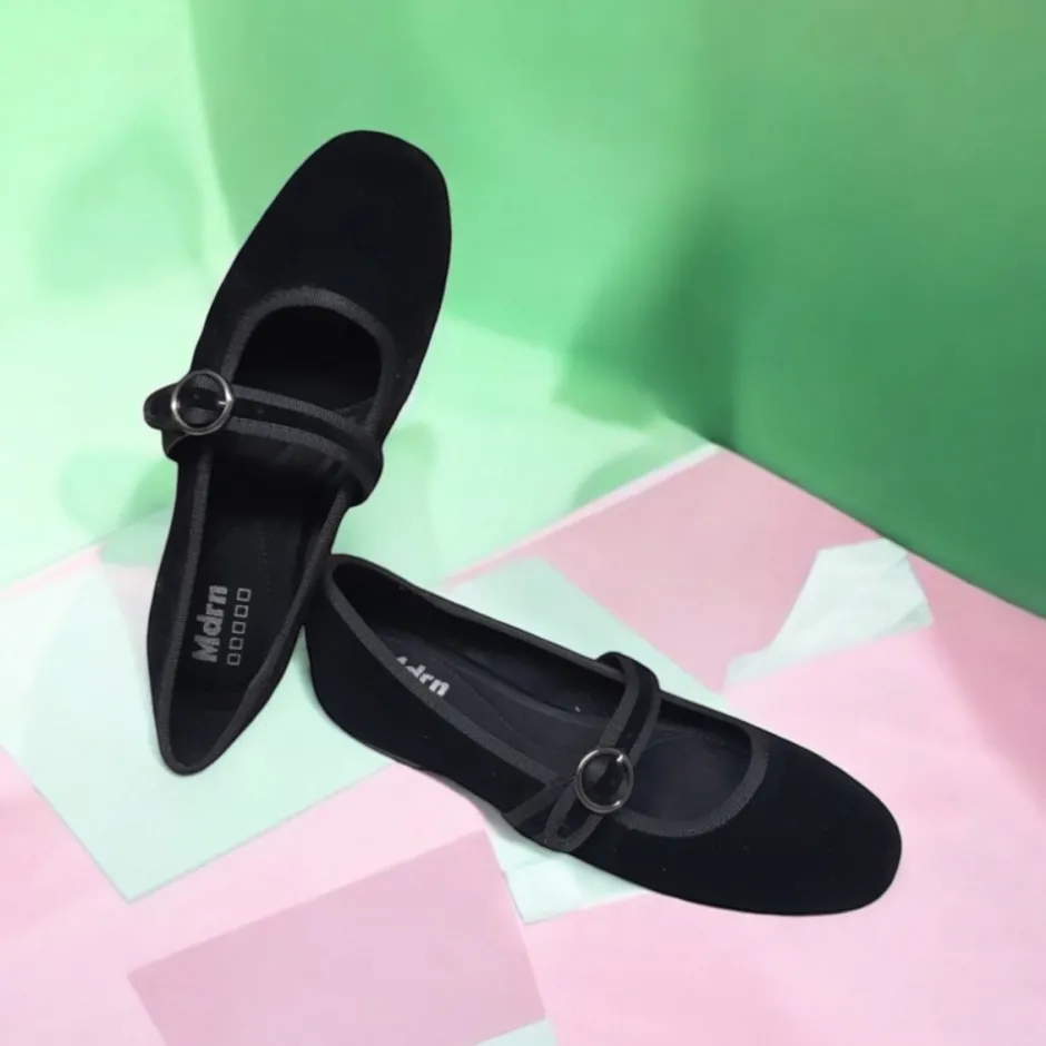 zapato_plano_con_una_puls_2.webp Calzaro Zapatos De Tac贸n | Bailarinas | Zapato Plano Con Una Pulsera Ancha 535 Negro.