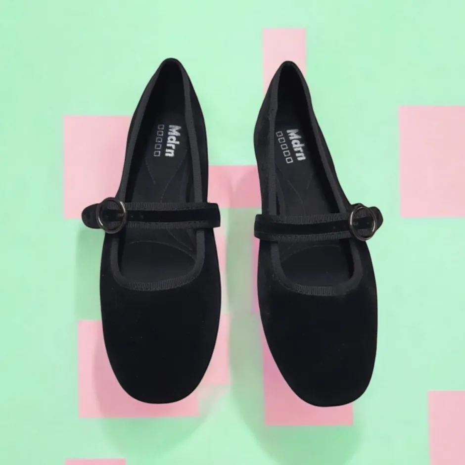 zapato_plano_con_una_puls_3.webp Calzaro Zapatos De Tac贸n | Bailarinas | Zapato Plano Con Una Pulsera Ancha 535 Negro.