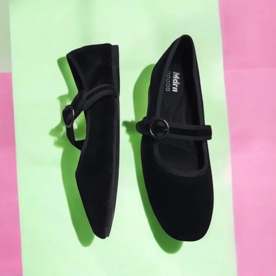 zapato_plano_con_una_puls_5.webp Calzaro Zapatos De Tac贸n | Bailarinas | Zapato Plano Con Una Pulsera Ancha 535 Negro.