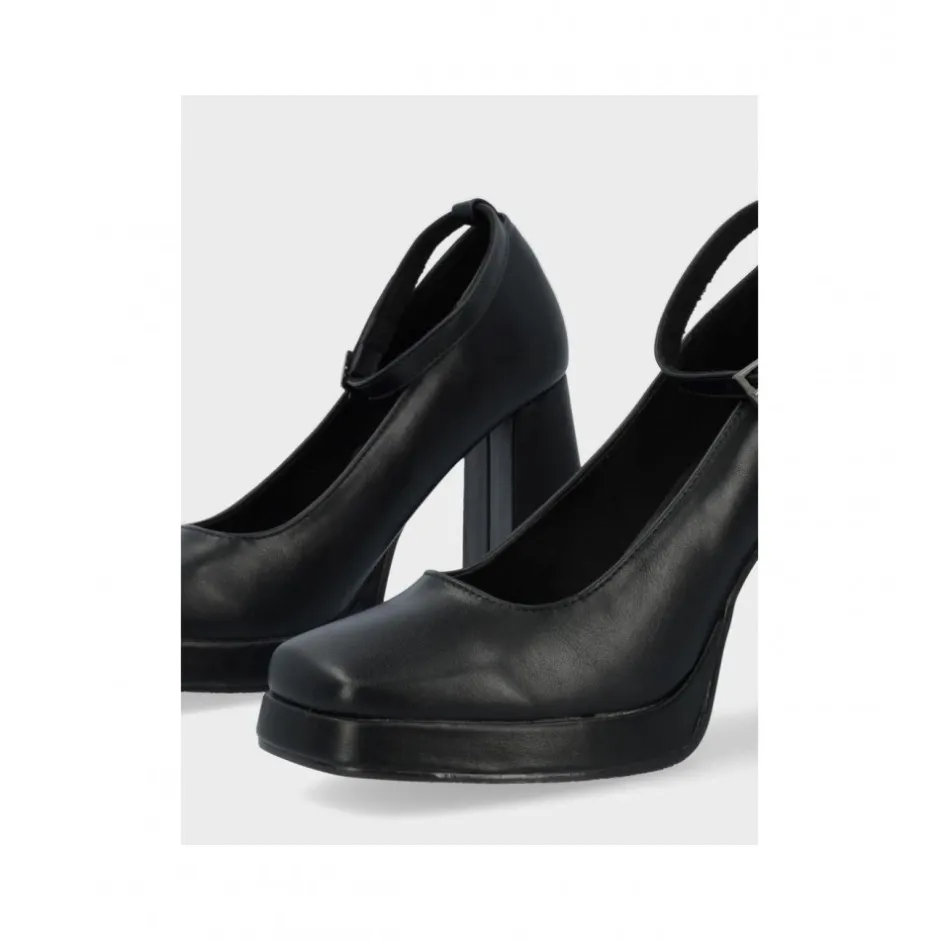 zapato_pulsera_napa_plata_1.webp Calzaro Zapatos De Tac贸n | Zapato Pulsera Napa Plataforma 23175 Negro.