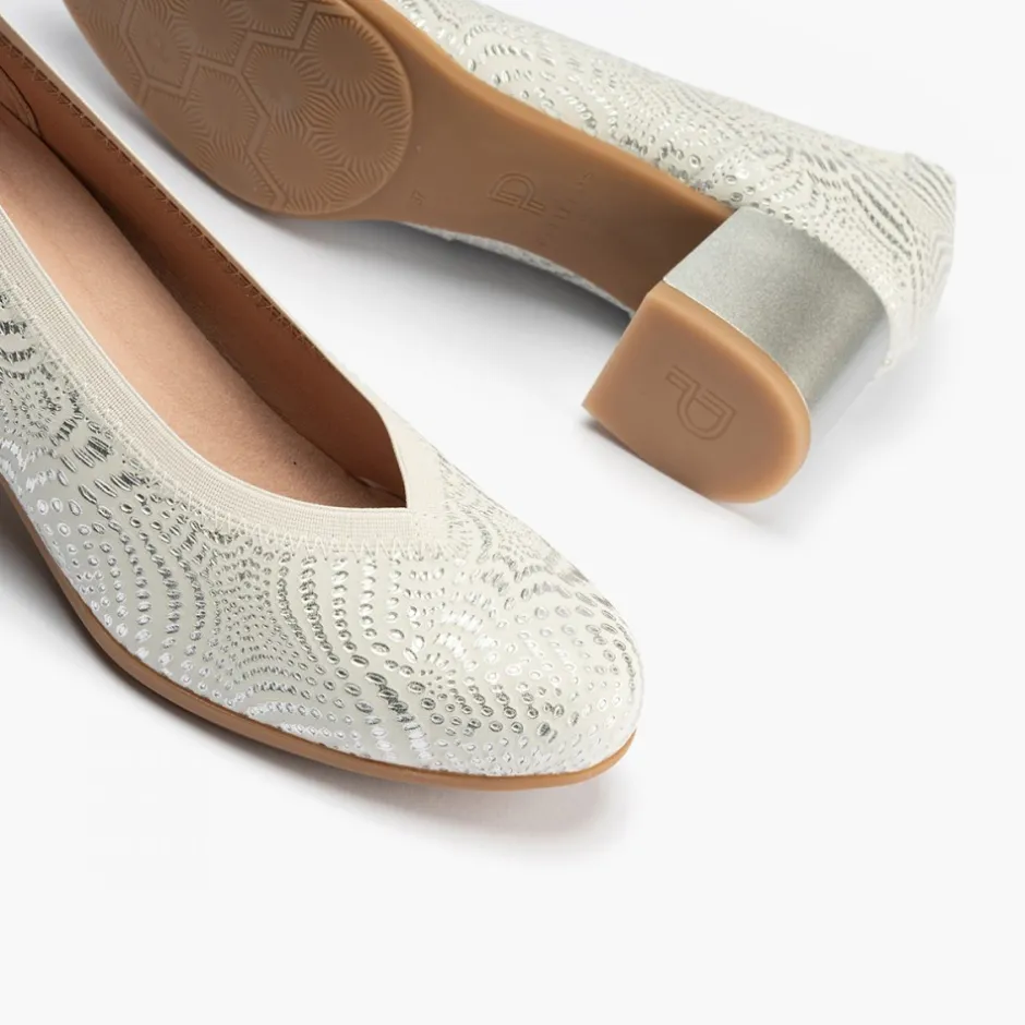 zapatos_de_saln_de_mujer__1.webp Calzaro Zapatos De Tac贸n | Zapatos de Salón de Mujer de Piel con Ribete Elástico 5720 con Tacón Medio Plata