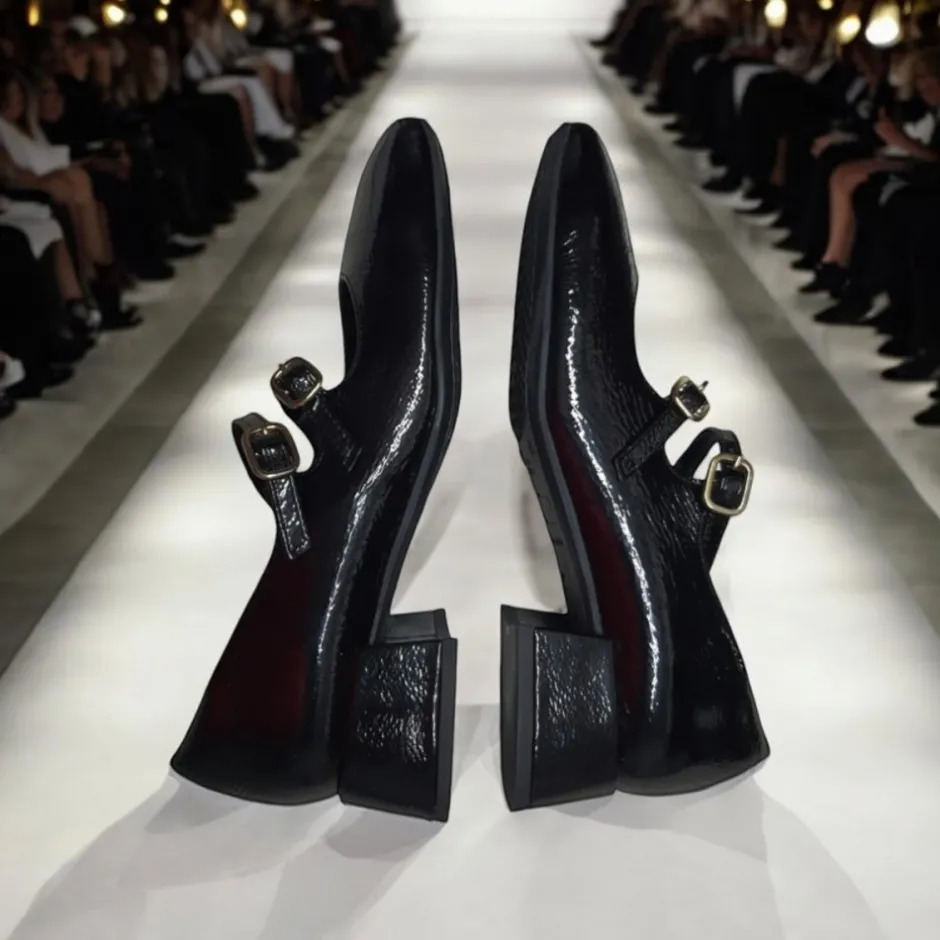 zapatos_de_tacn_bajo_con__5-1.webp Calzaro Zapatos De Tac贸n | Confort | Zapatos de Tacón Bajo Con Dos Correas Mary Jane Desiree Daky 1 Negro.