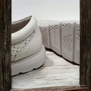 Calzaro Confort | Zapatos Sneakers Picaditos Cordones Slip-on 422 Beige.